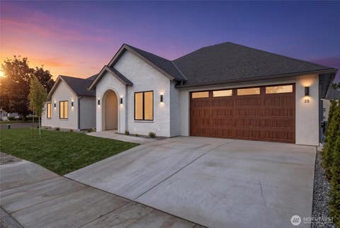 Photo of 35 Parkwood Circle, Walla Walla, WA 99362 (MLS # 2572485)