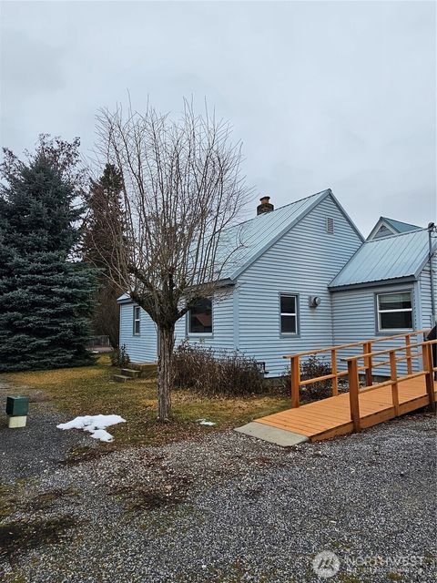 Photo of 504 W Robert Avenue, Chewelah, WA 99109 (MLS # 2476062)