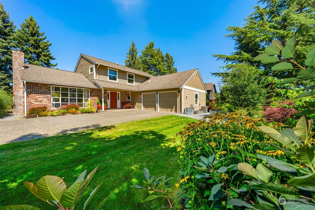 Photo of 4560 191st Avenue SE, Issaquah, WA 98027 (MLS # 2147713)