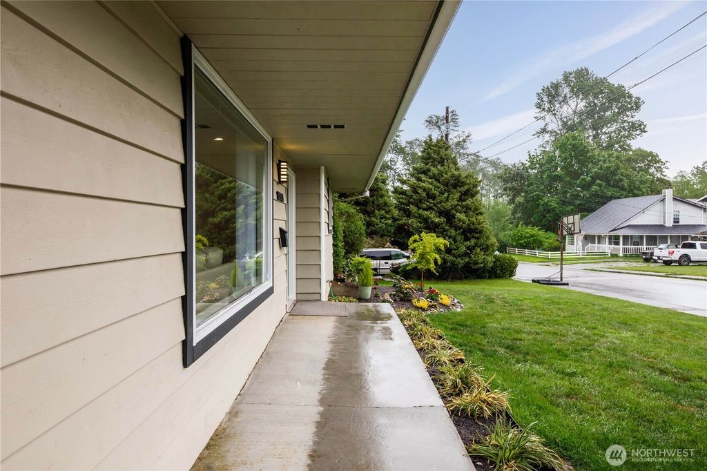 Photo of 2301 Jade Avenue, Everett, WA 98201 (MLS # 2522887)