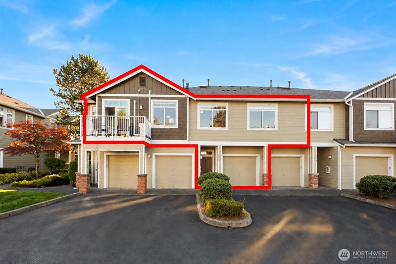 535 241st Lane SE