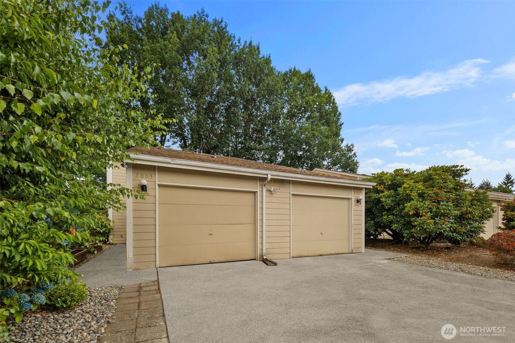 Photo of 1901 M Street NE #2005, Auburn, WA 98002 (MLS # 2407966)