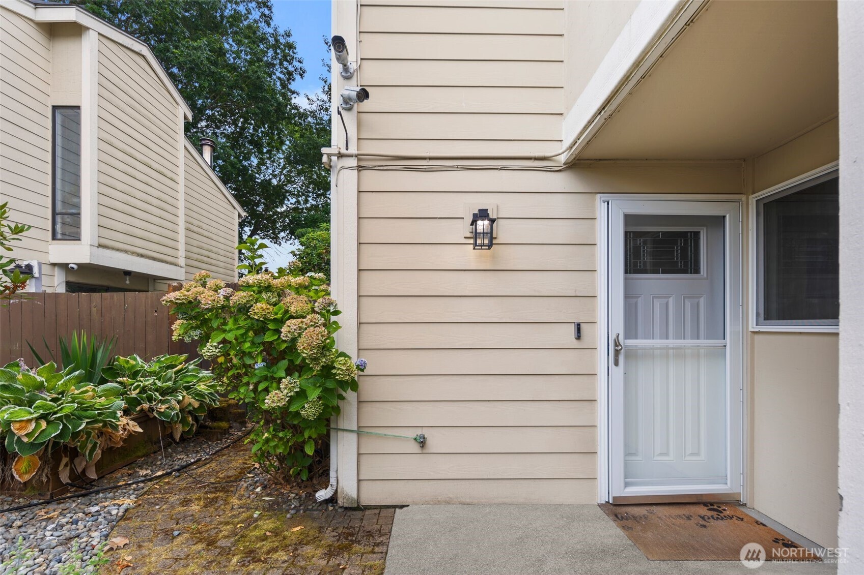 1901 M Street NE 2005