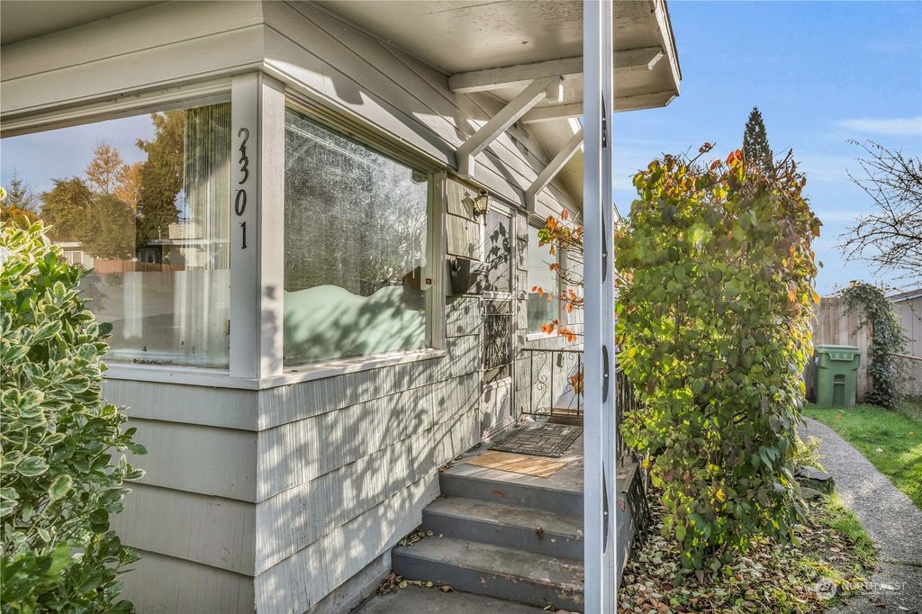 Photo of 2301 NE 8th Street, Renton, WA 98056 (MLS # 2181566)