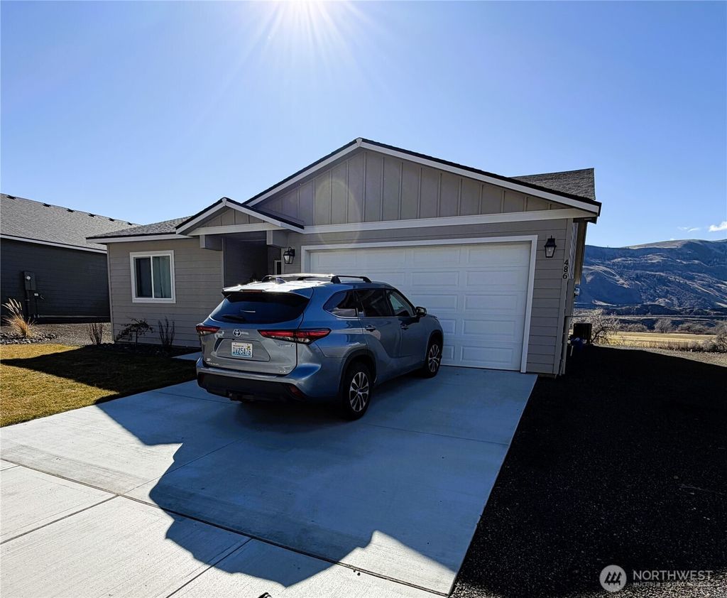 Photo of 486 Hammond Lane, Rock Island, WA 98850 (MLS # 2484858)