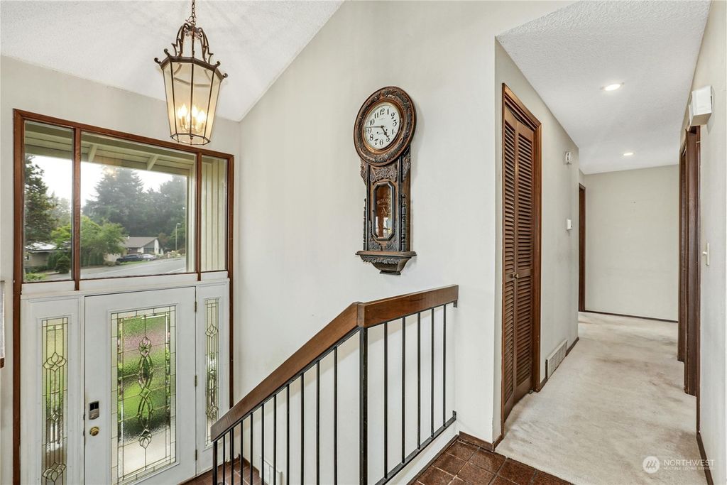 Photo of 4631 150th Place SE, Bellevue, WA 98006 (MLS # 2298799)