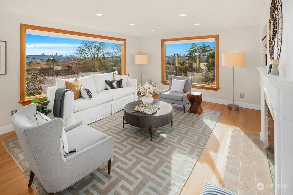 Photo of 3010 NE 60th Street, Seattle, WA 98115 (MLS # 2204606)