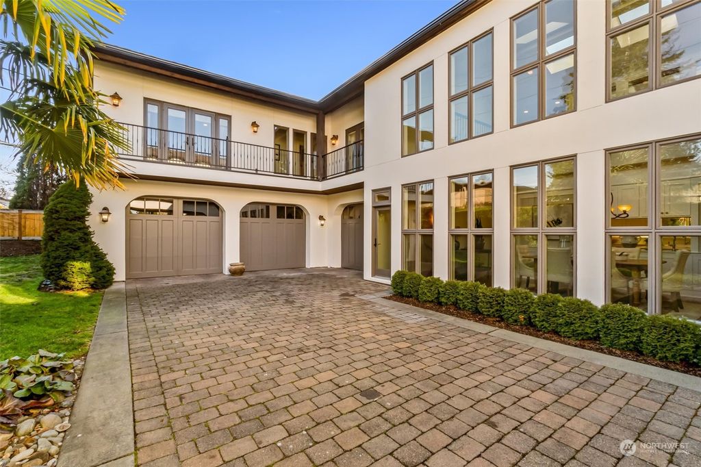 Photo of 6417 108th Avenue NE, Kirkland, WA 98033 (MLS # 2324829)