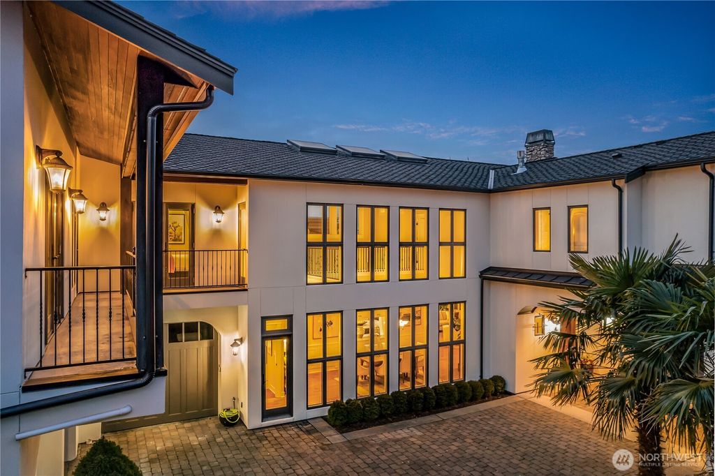 Photo of 6417 108th Avenue NE, Kirkland, WA 98033 (MLS # 2324829)