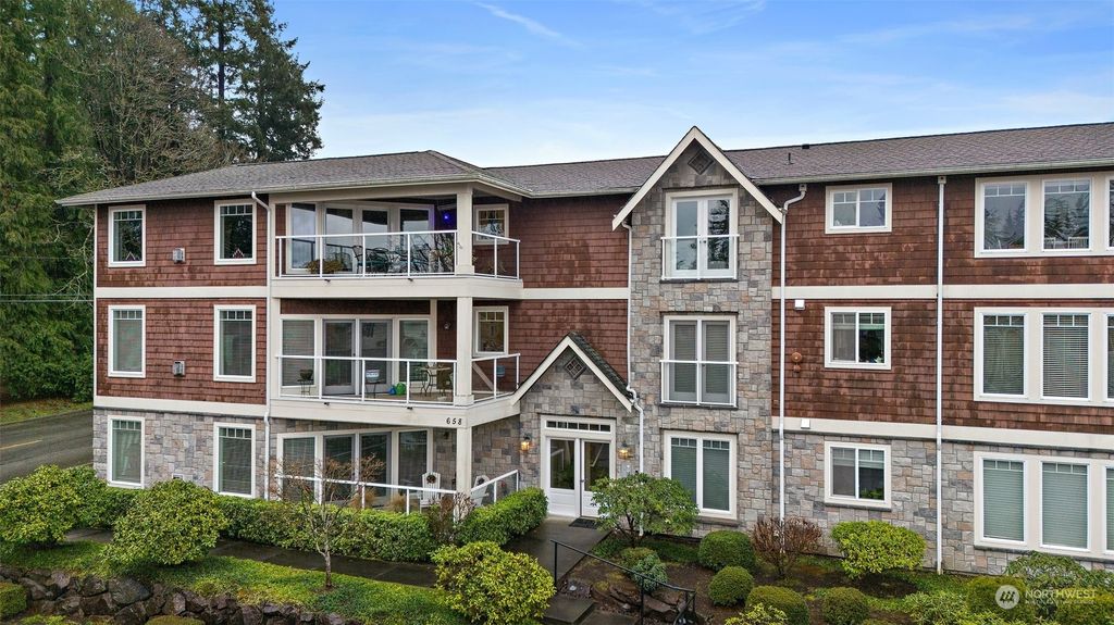 Photo of 658 Glen Street #102, Edmonds, WA 98020 (MLS # 2193235)