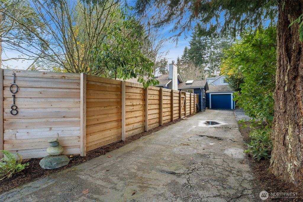 Photo of 1018 Walnut Street, Edmonds, WA 98020 (MLS # 2459824)