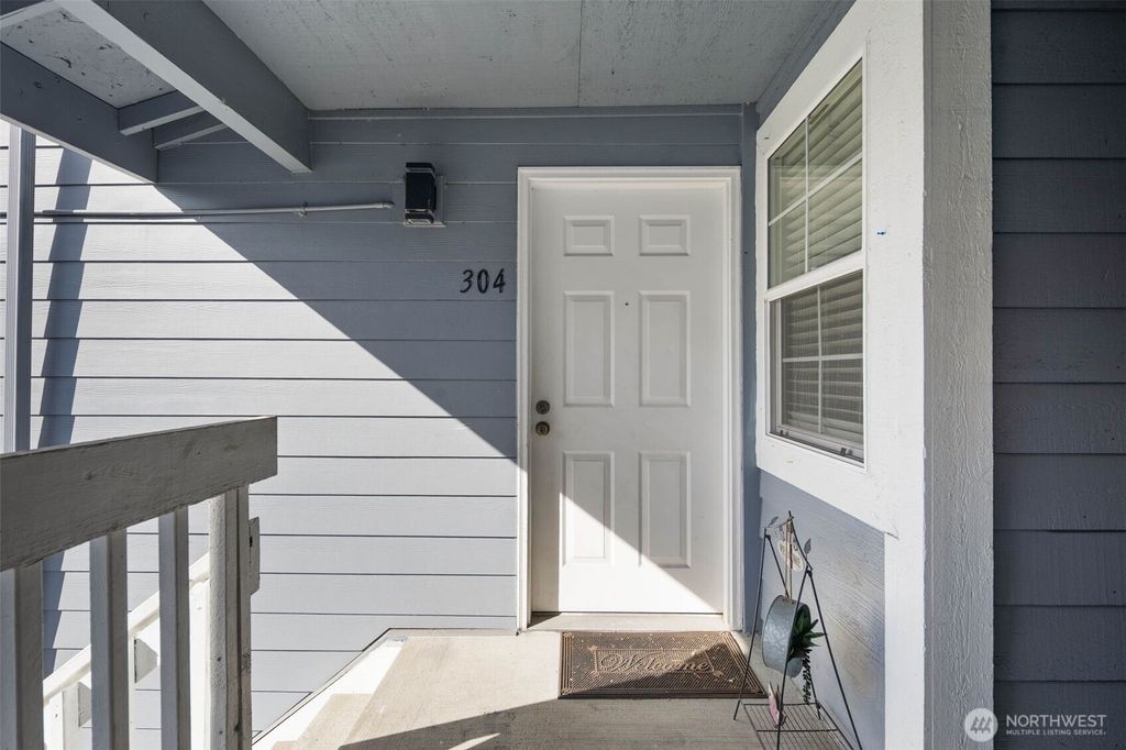Photo of 22831 30th Avenue S #304, Des Moines, WA 98198 (MLS # 2439206)