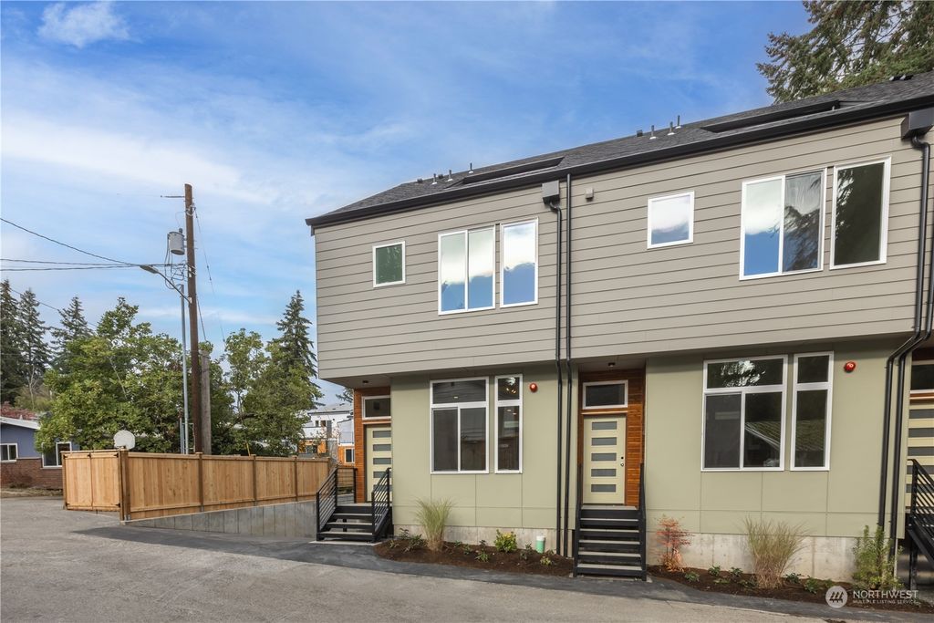 Photo of 14612 Corliss Avenue N #B, Shoreline, WA 98133 (MLS # 2027187)