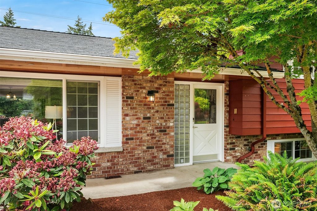 Photo of 6045 129th Avenue SE, Bellevue, WA 98006 (MLS # 2533664)