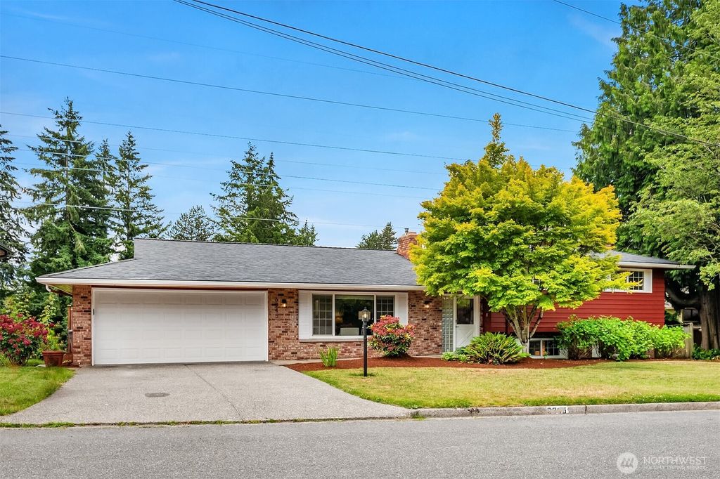 Photo of 6045 129th Avenue SE, Bellevue, WA 98006 (MLS # 2533664)