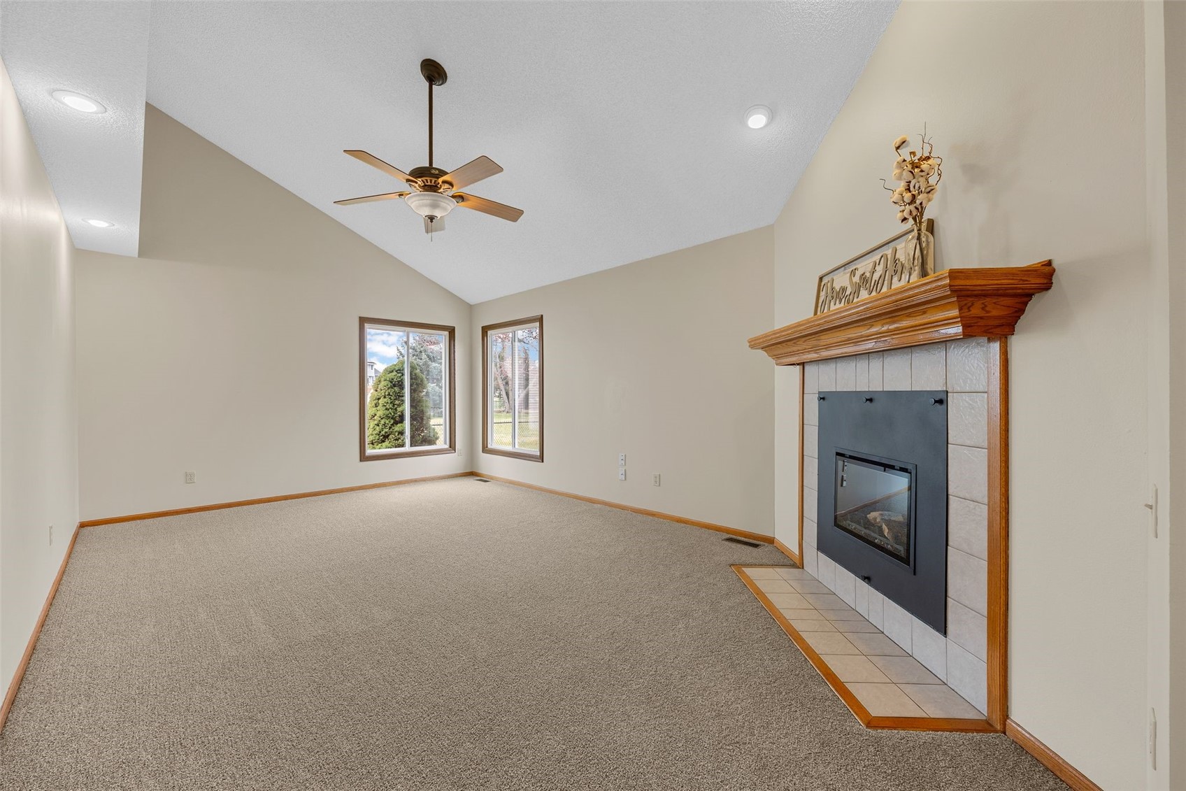 1306 Prairieview Drive NE