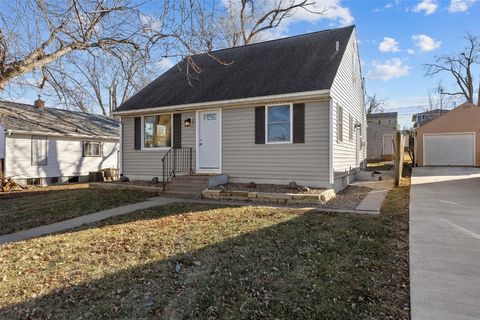 929 21st Avenue SW Cedar Rapids IA 52404