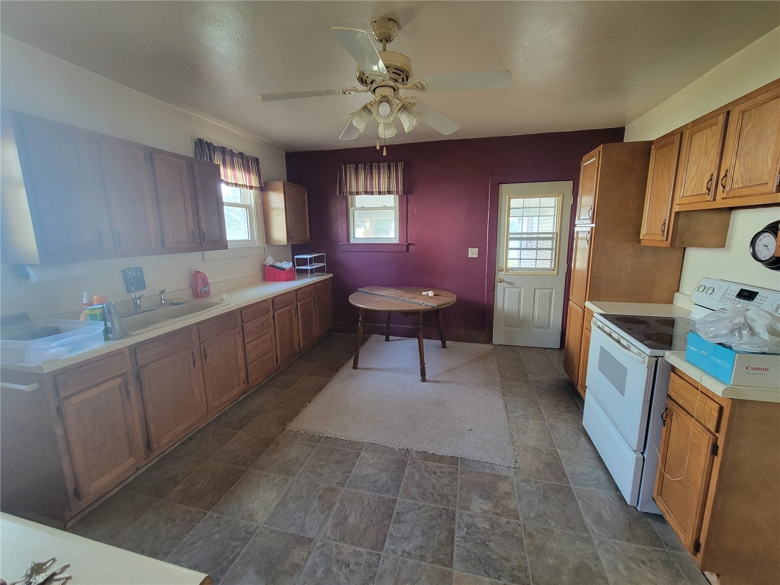 218 E Main St