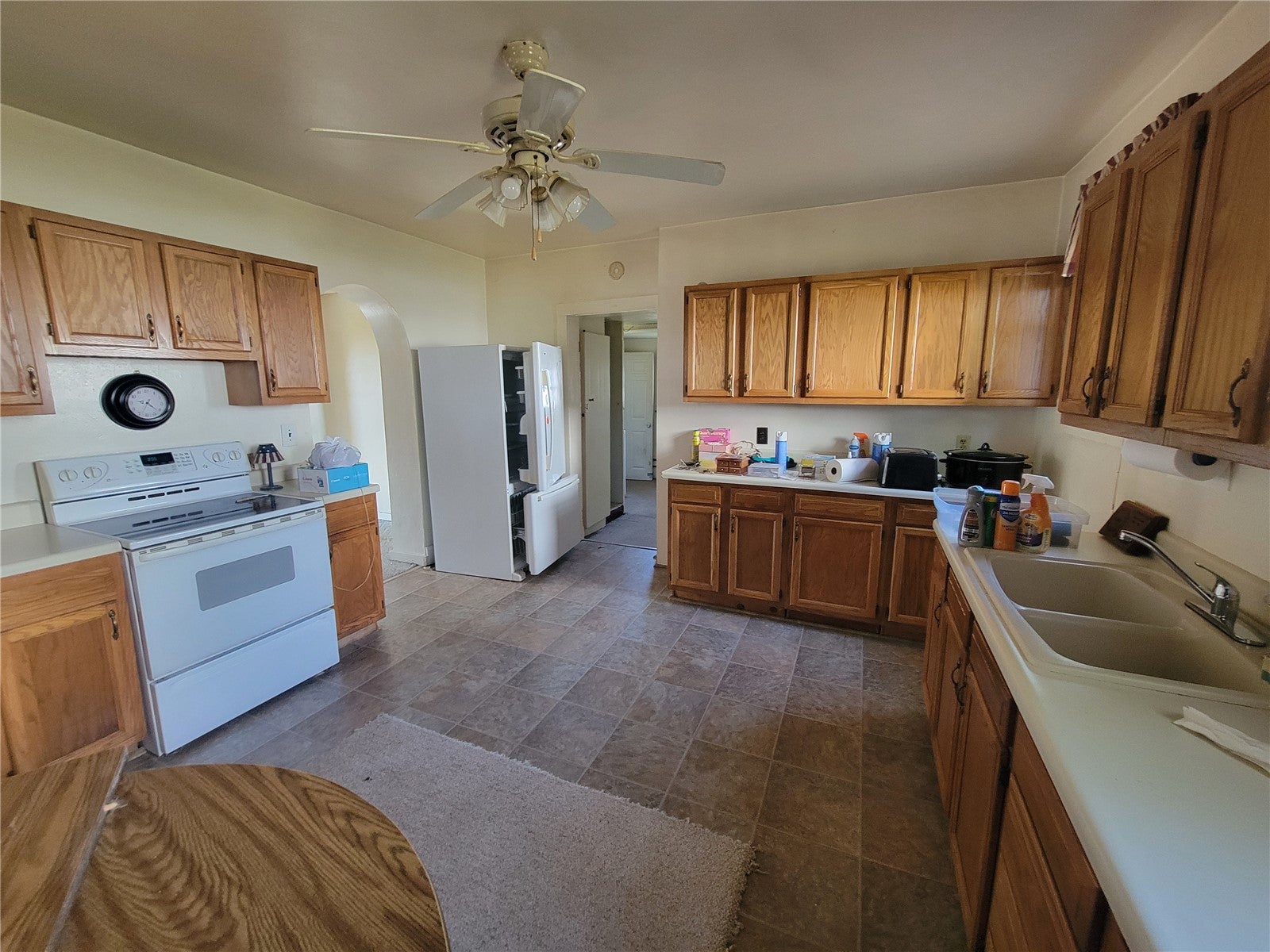 218 E Main St