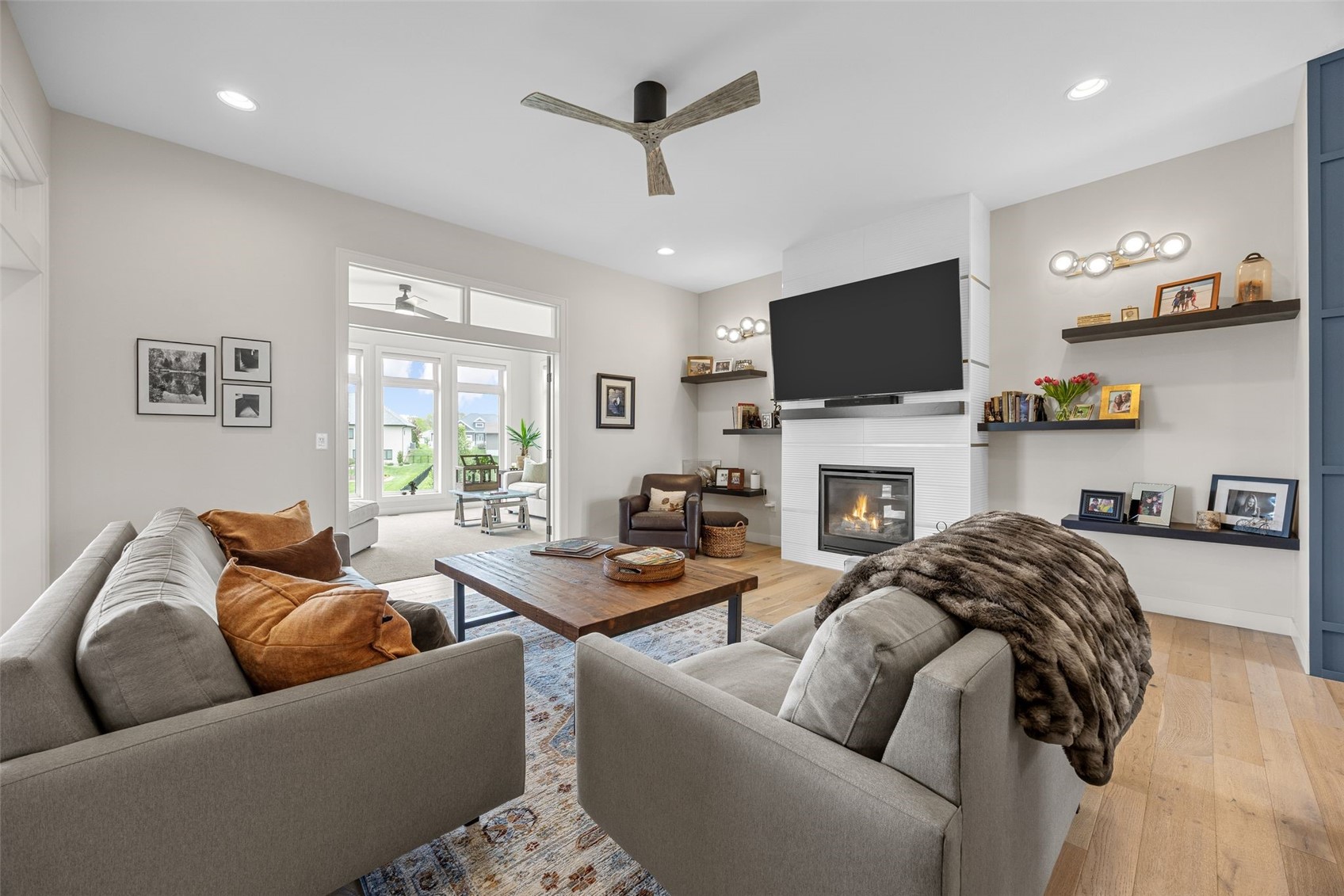 1352 Ava Cir