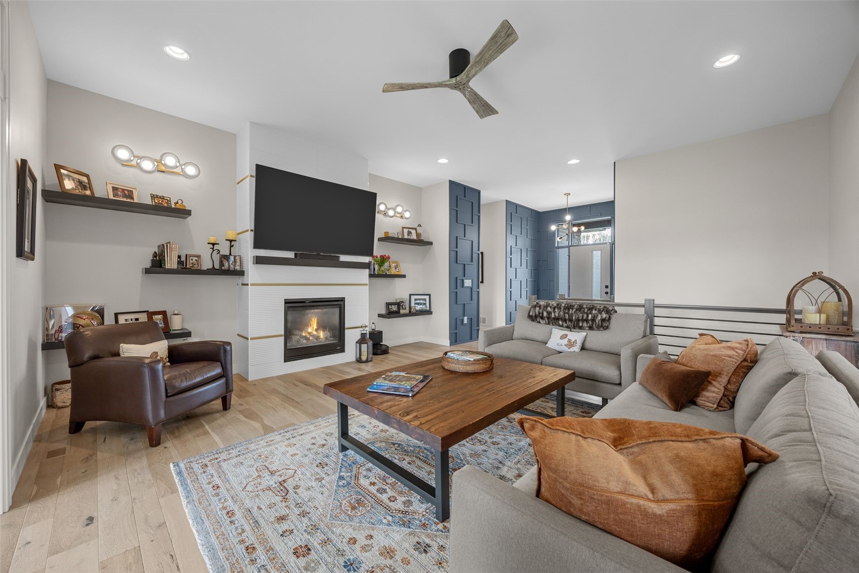 1352 Ava Cir