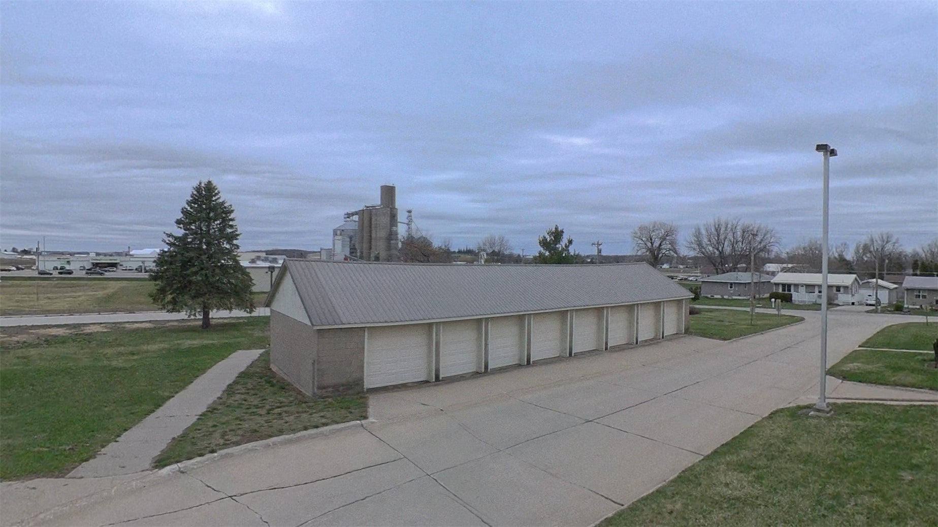 908 J Avenue