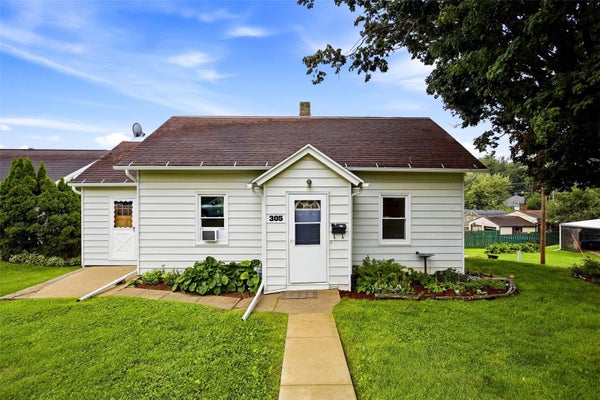 305 E PINE ST, ANAMOSA, IA 52205 - Image 04792c2f3184bfe33fa54c02ceed860f/1784561010