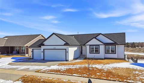 1730 Scarlet Sage Dr SW Cedar Rapids IA 52404