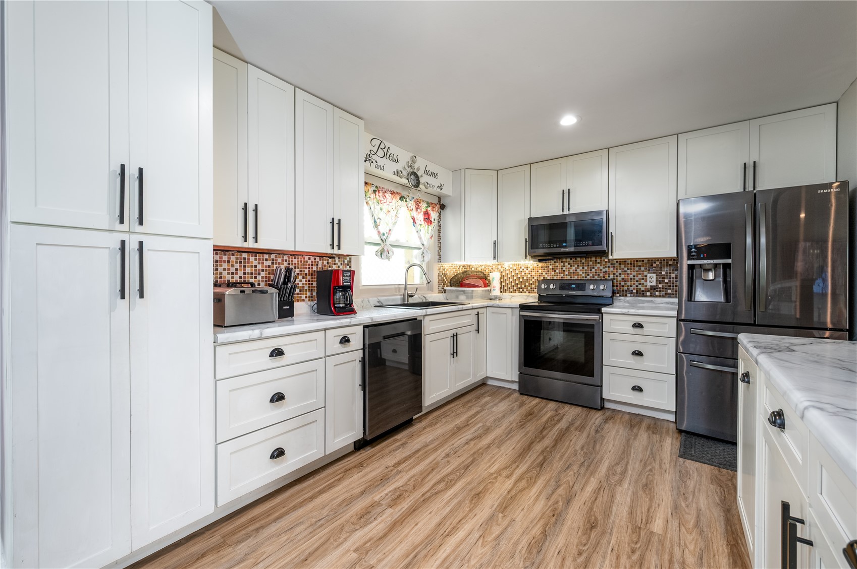 4609 Pineview Drive NE