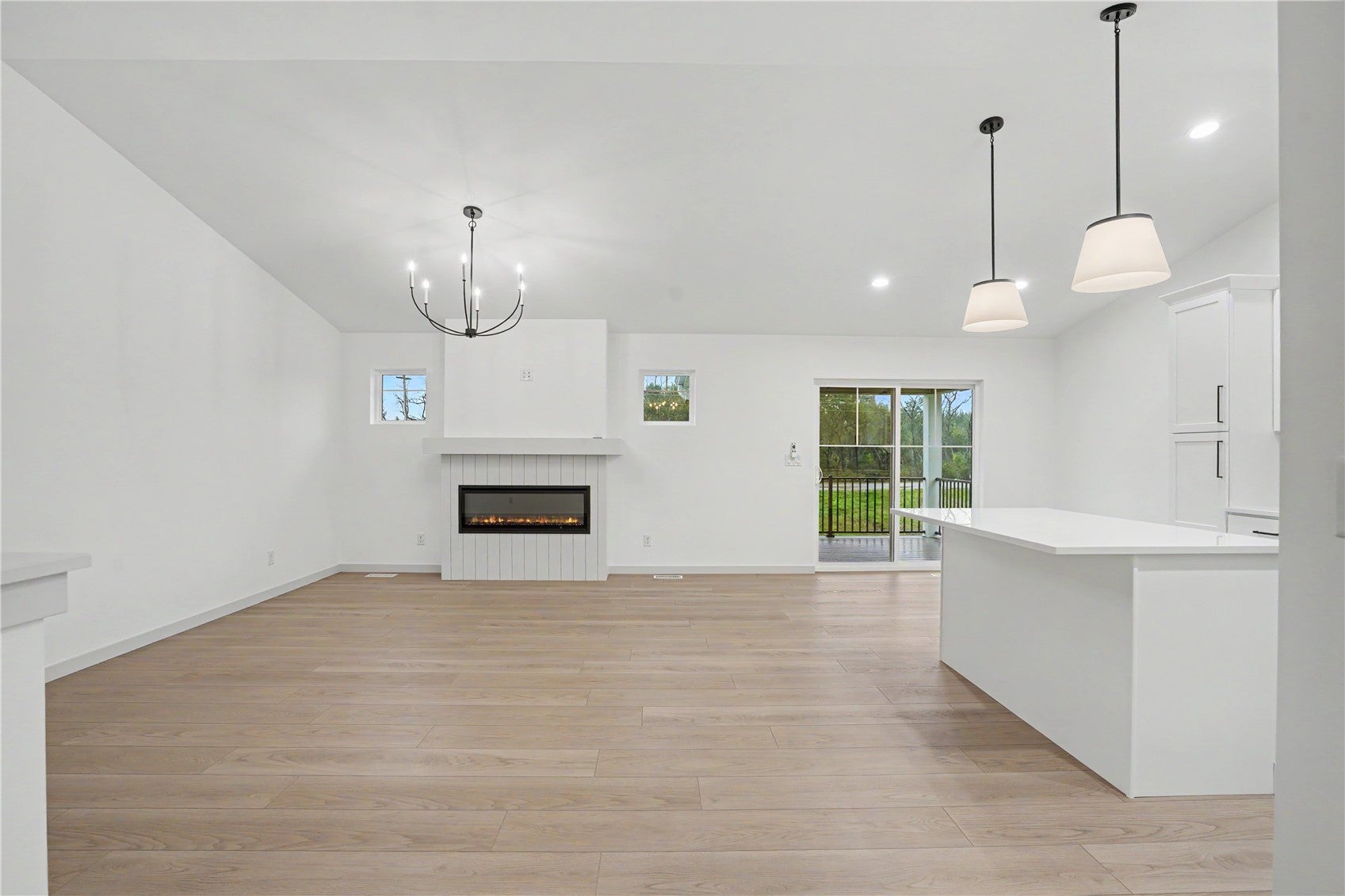 922 Oak Dr