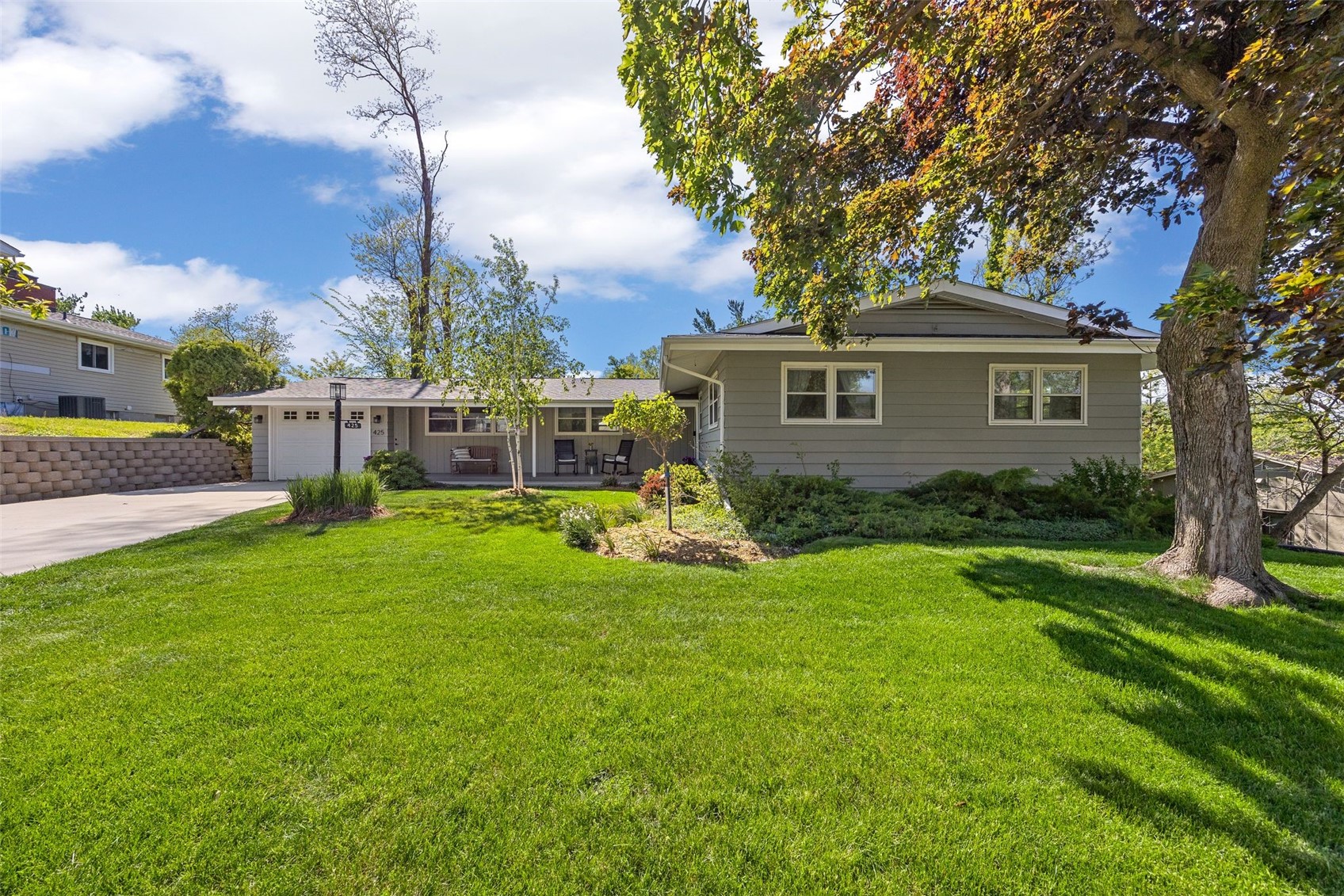 425 Red Fox Road SE