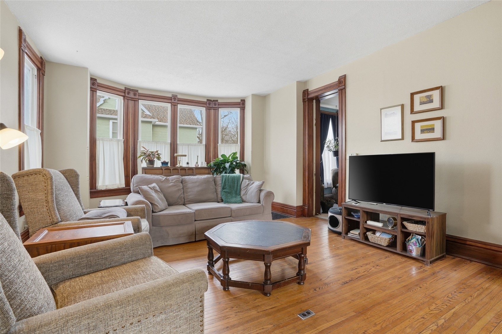 201 7th Avenue NW