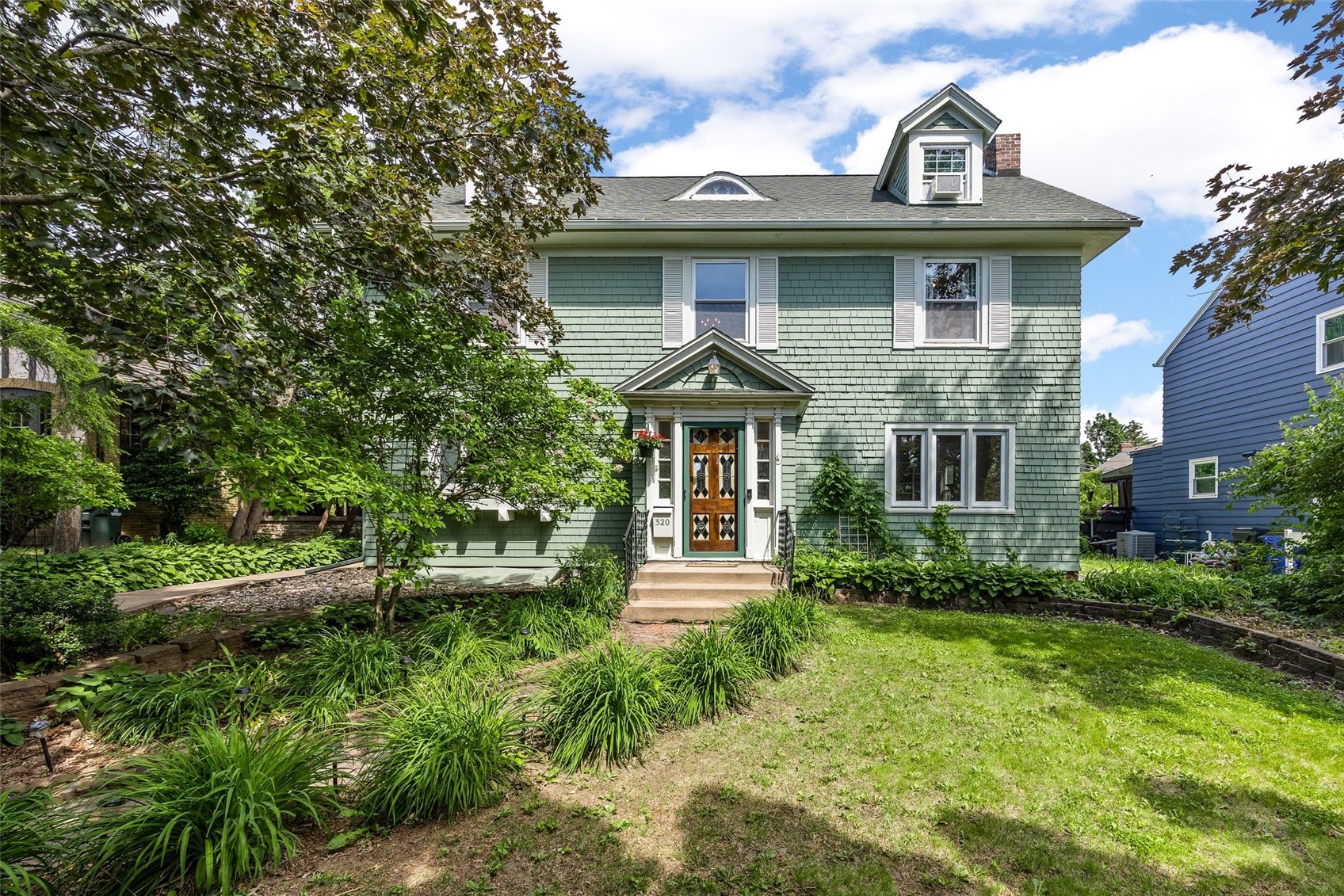 320 19th Street SE