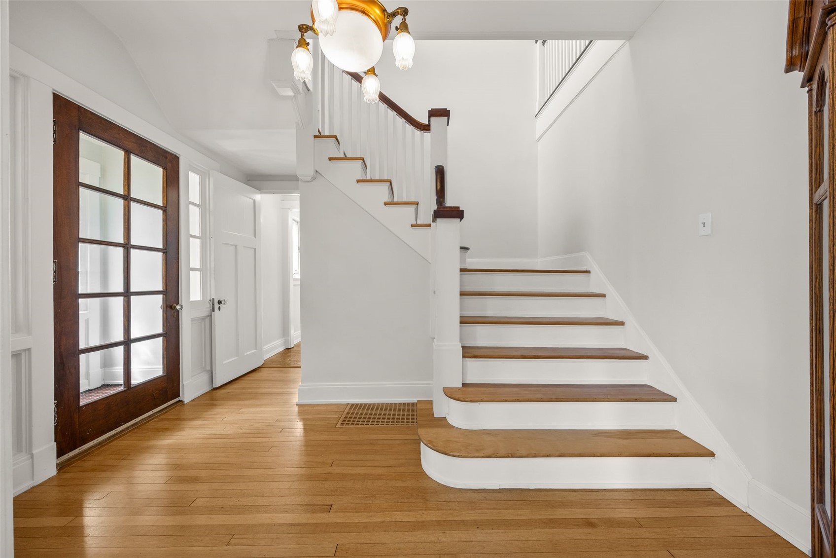 320 19th Street SE