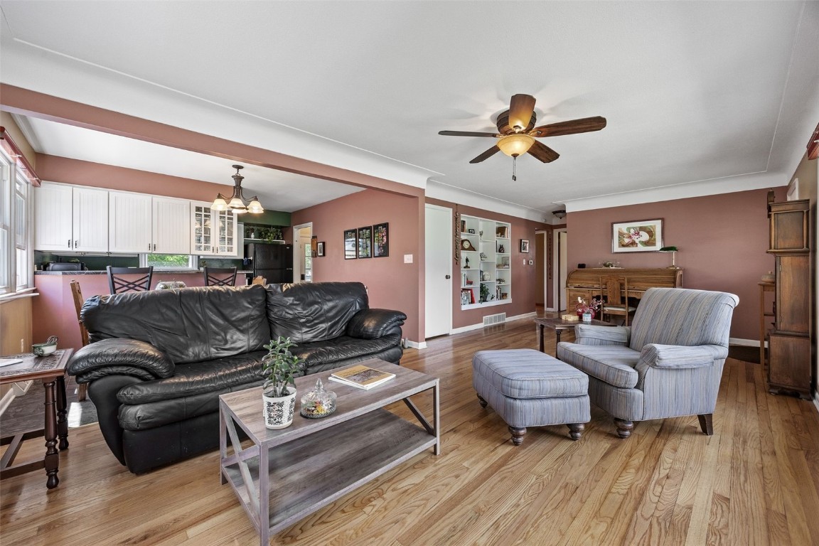 1210 Starry Dr