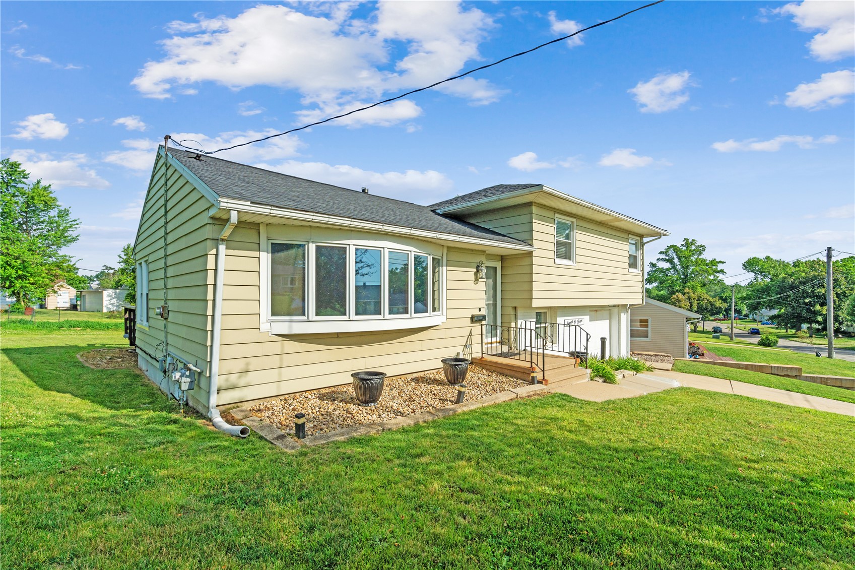 705 Grantwood Drive SE