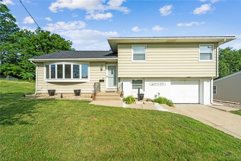 705 Grantwood Drive SE Cedar Rapids IA 52403