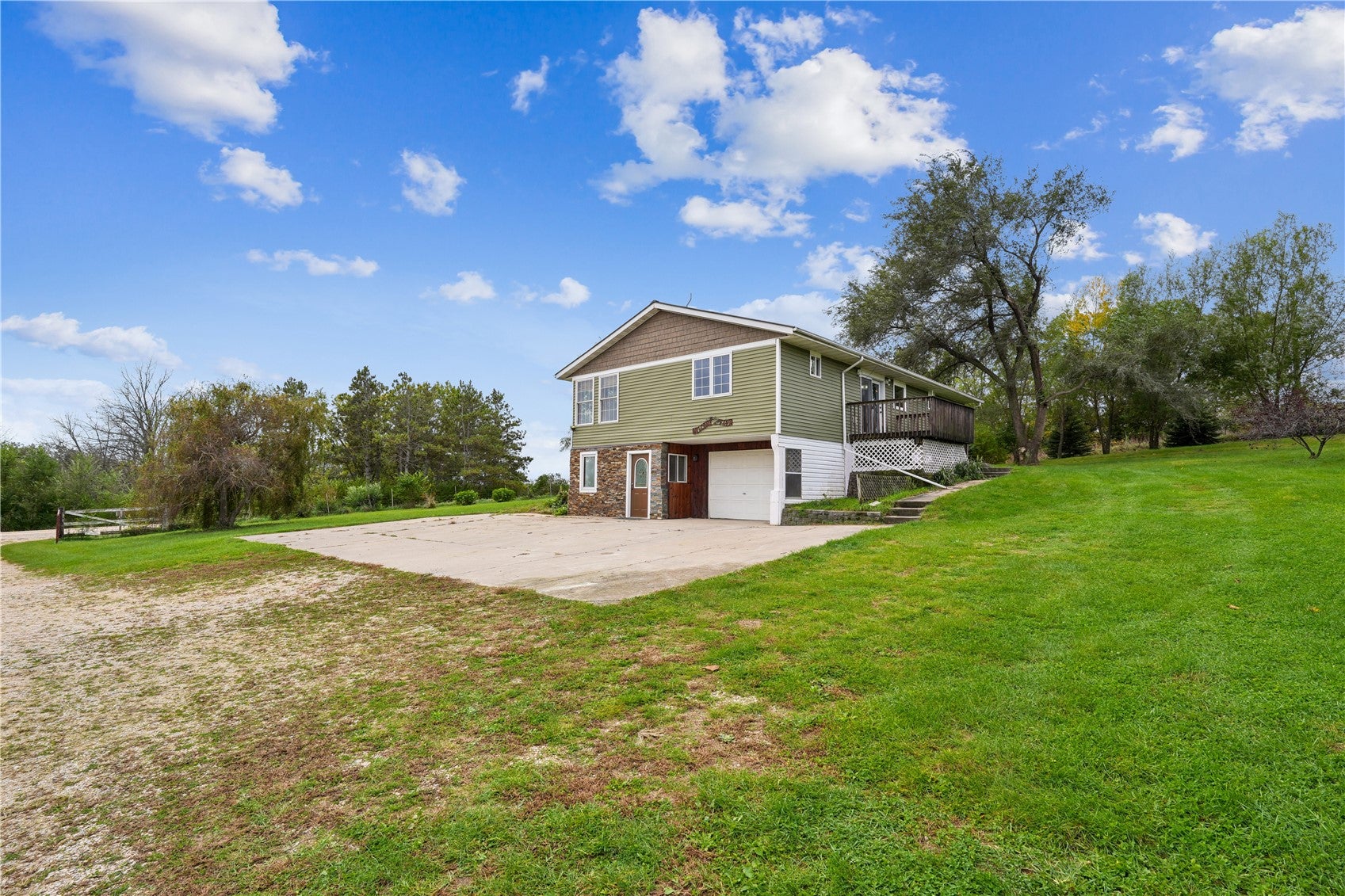 2093 Wapsie Y Road