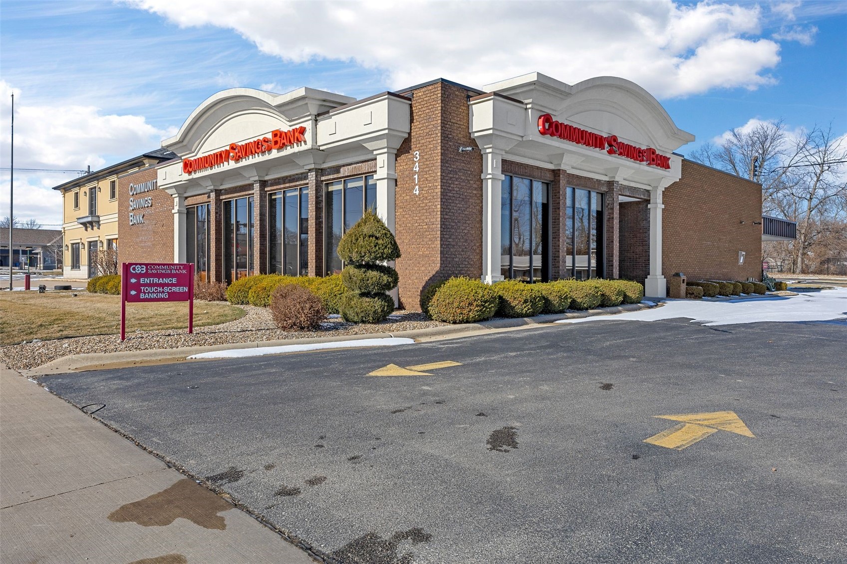Photo 1 of 35 — 3414 Mt Vernon Road SE, Cedar Rapids, IA 52403