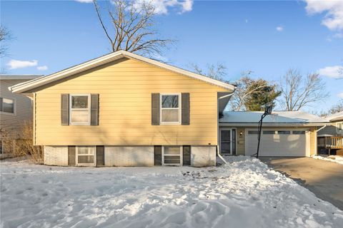 2602 Towne House Drive NE Cedar Rapids IA 52402