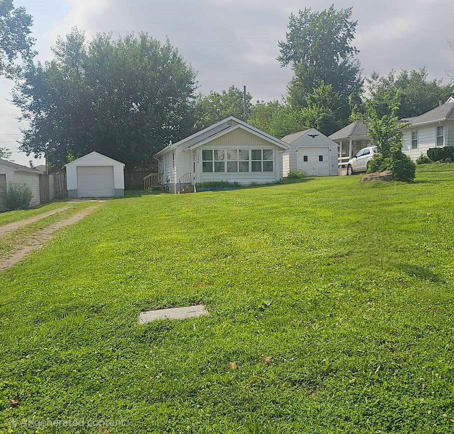 1325 Maplewood Drive NE