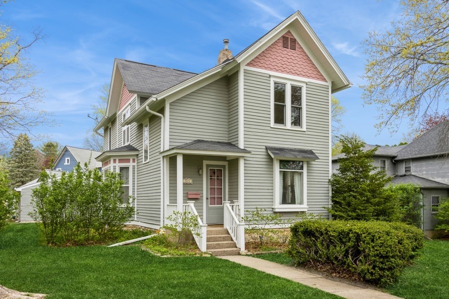 313 5th Avenue NW