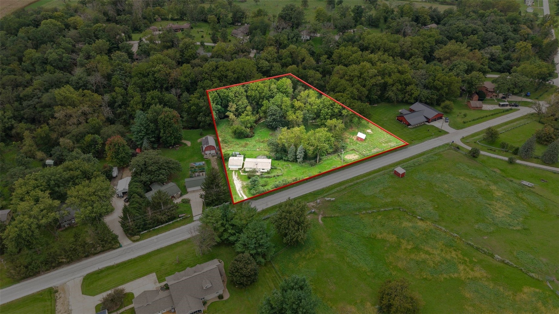 1105 Country Club Dr SE