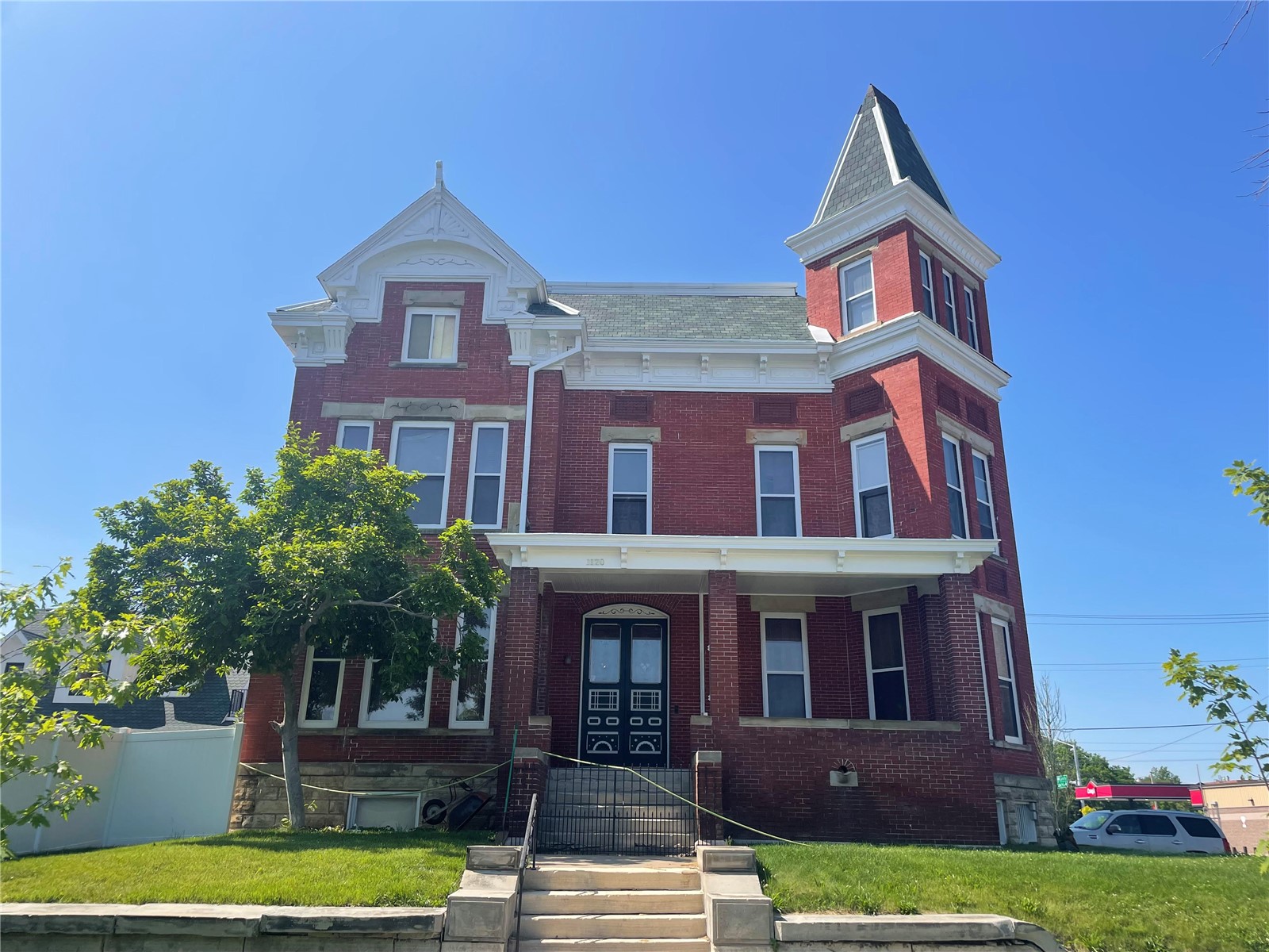 Photo 1 of 5 — 1120 2nd Avenue SE, Cedar Rapids, IA 52403