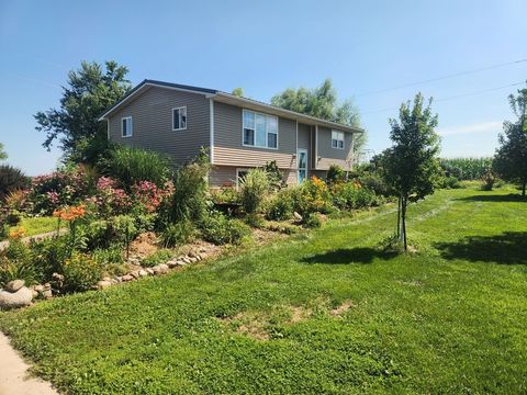 2449 68th Street Van Horne IA 52349