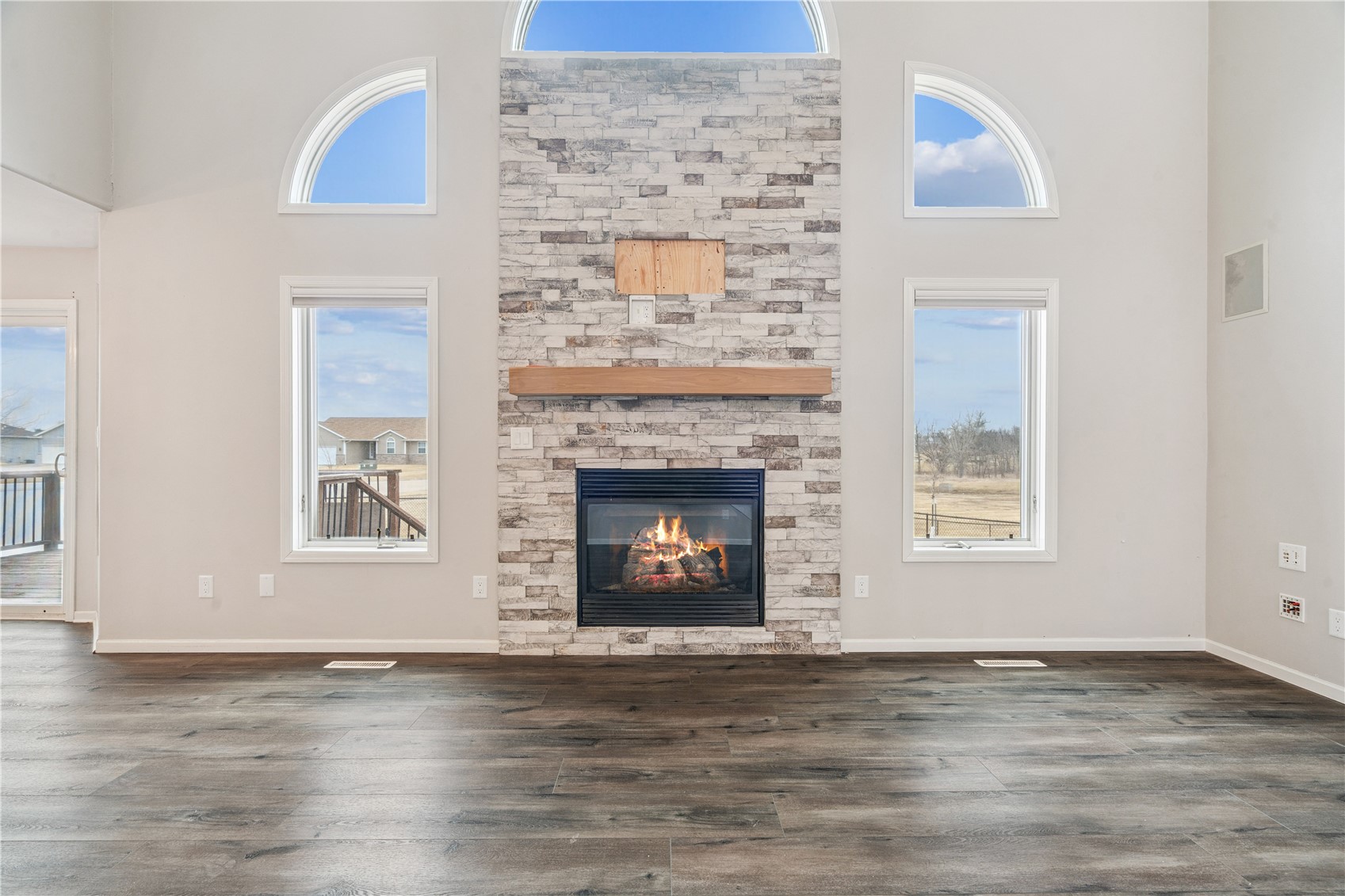 1595 Valentine Circle