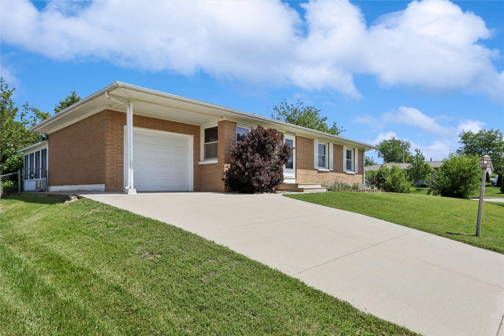 5008 Montclair Dr NW
