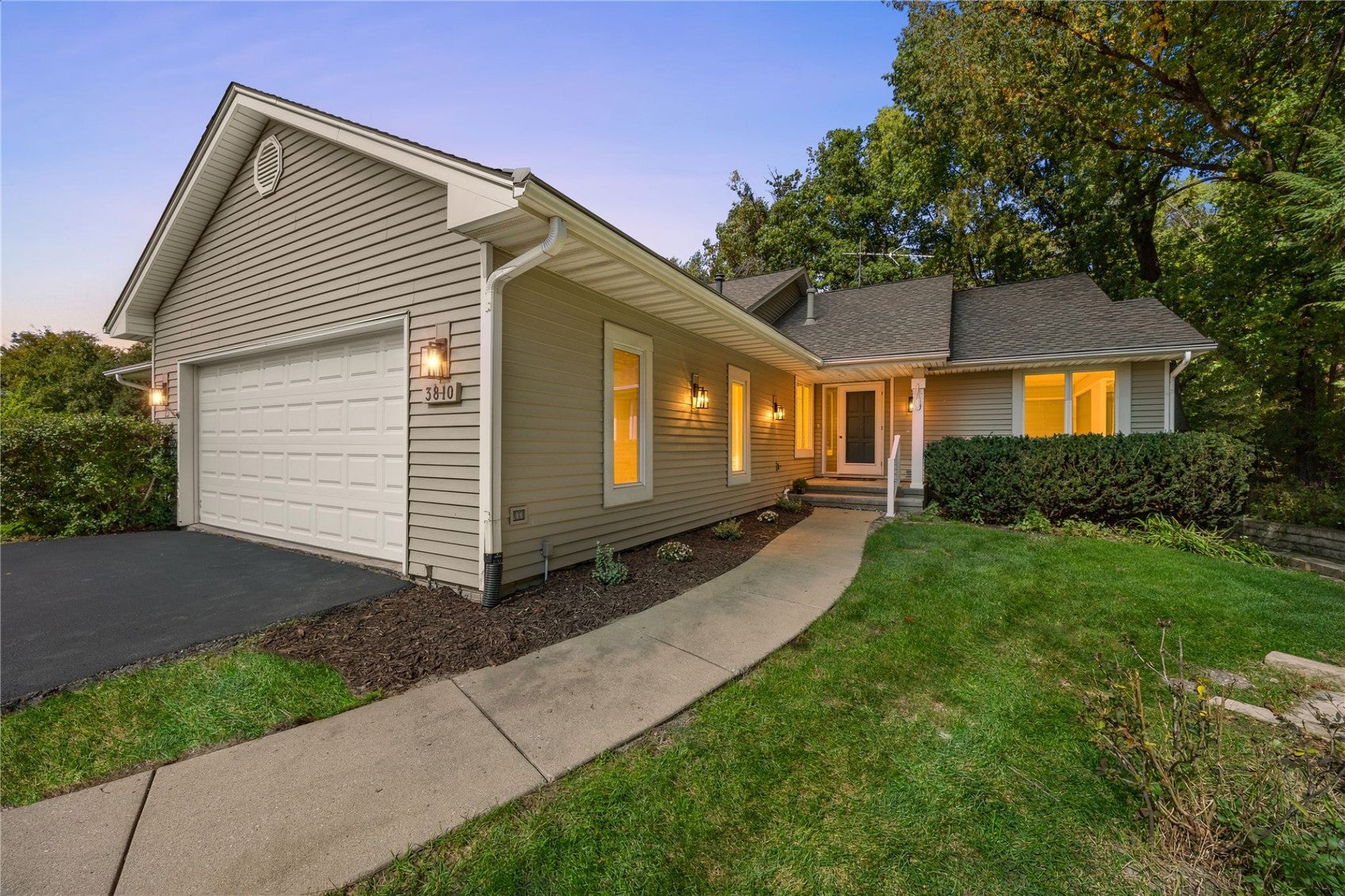 3810 Antelope Trail NE