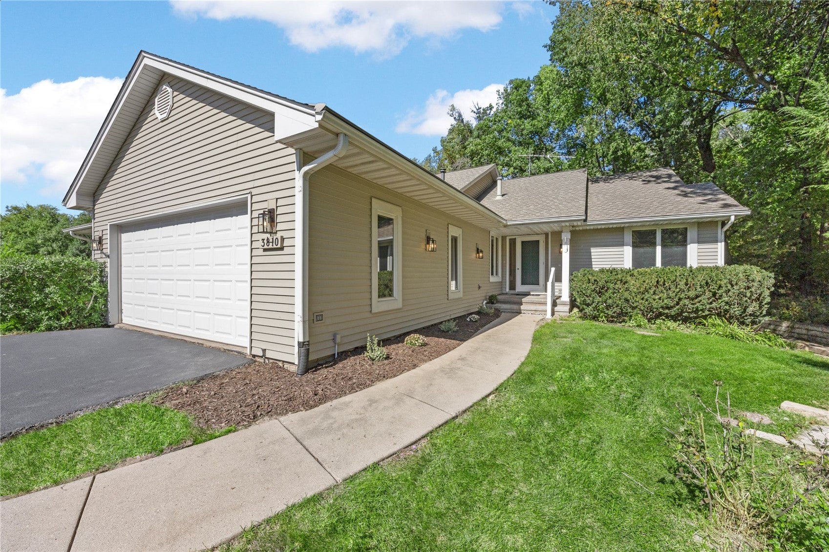 3810 Antelope Trail NE