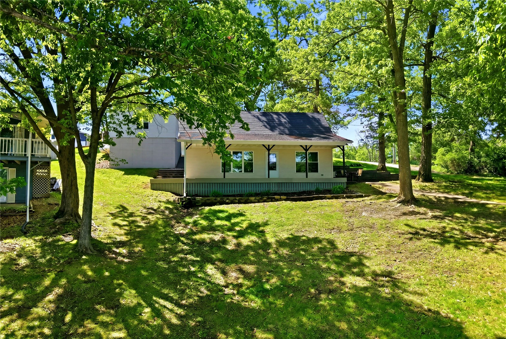111 Cottage Ln